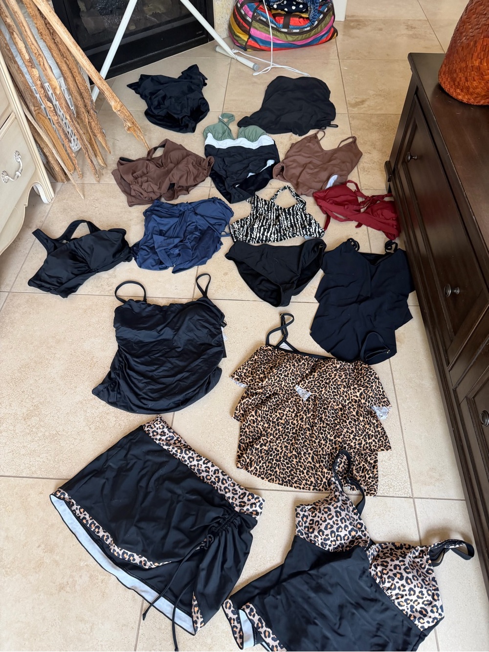 Mixed Women's Swimwear Set with Leopard Accents
